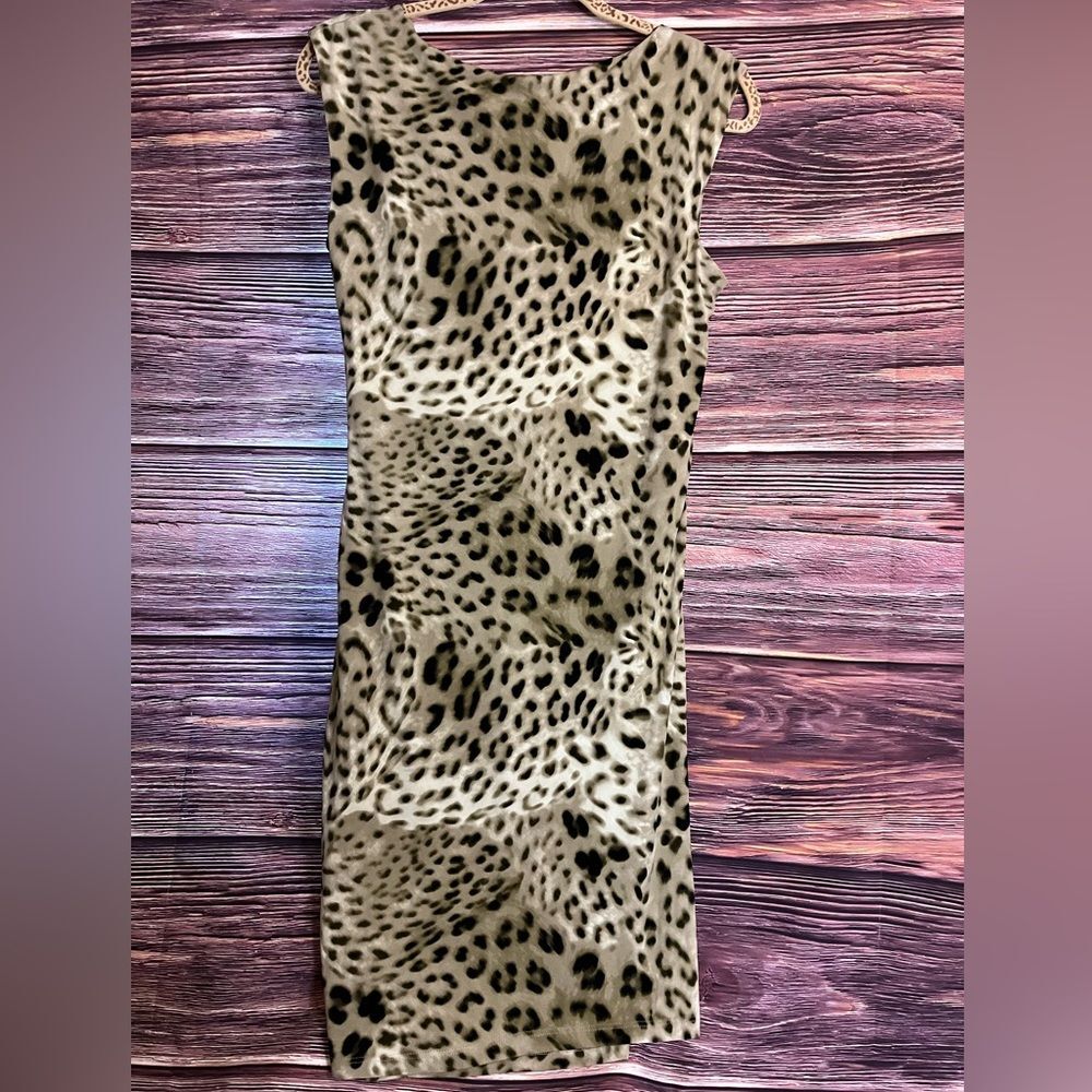 Vince Camuto Leopard Print Dress Low-Cut Chest, Sleeveless. Size Medium. - Picture 6 of 7